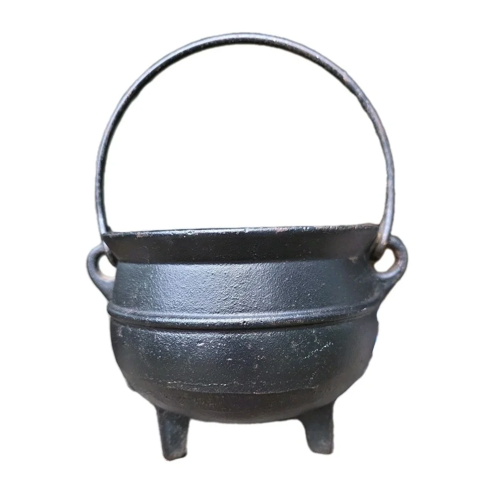 Antique 3 Leg Cast Iron Bean Pot Gypsy Kettle Cowboy Cauldron Unmarked 5.5 Inch